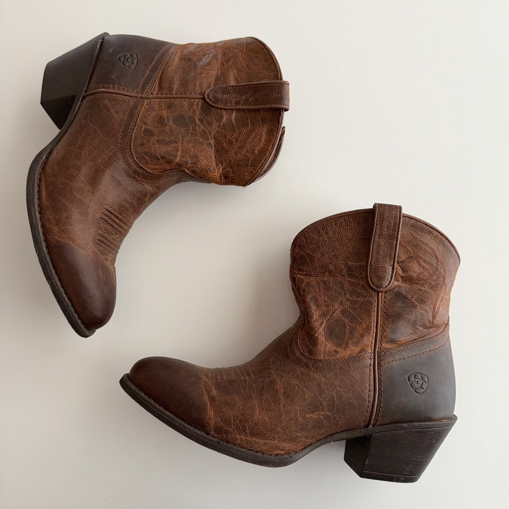 Ariat Darlin Sassy Unique Stitch Side Zip Shorty Western Boot Dark Brown sz 8.5